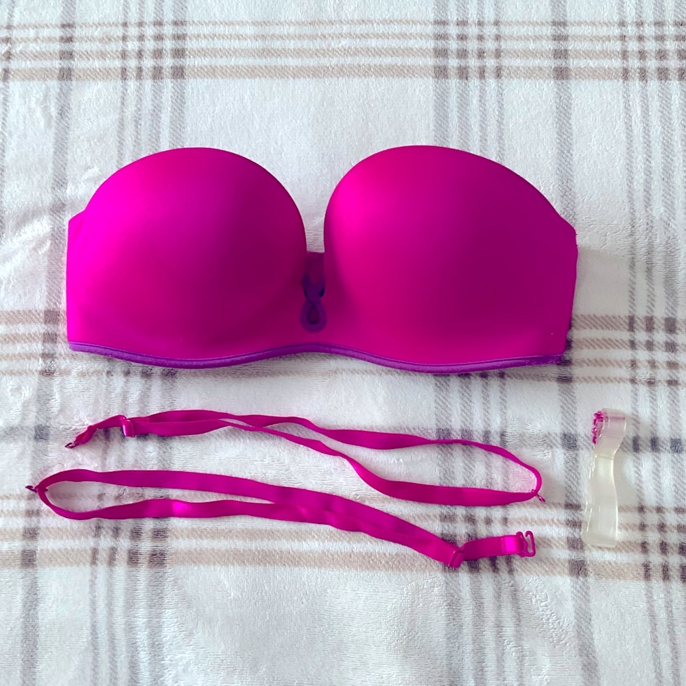 Victoria’s Secret Bombshell push-up strapless bra